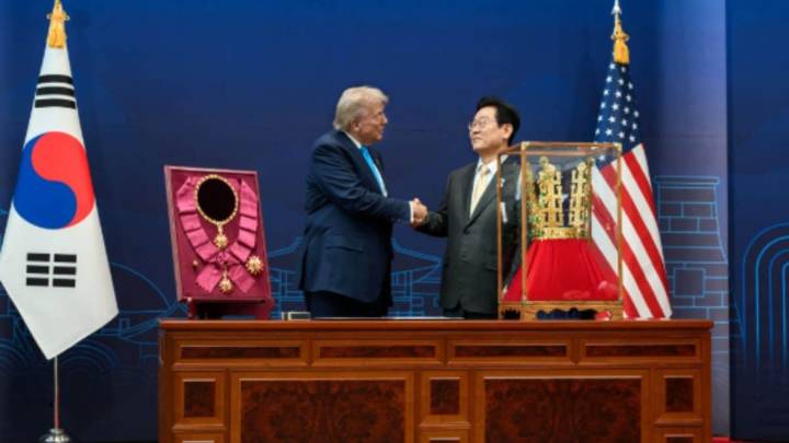 South Korea Gifts US President Gold Crown, Trump Says 'Would Like To Wear It Now'
