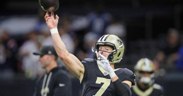 Saints Taysom Hill introduced at new position vs. Patriots