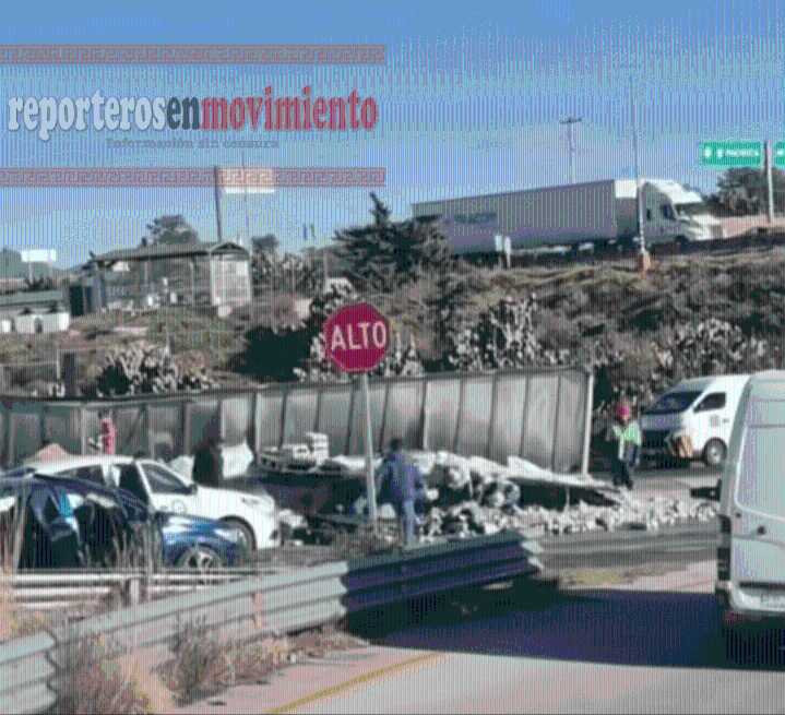 RAPIÑA DE CERVEZA TRAS LA VOLCADURA DE UN TRÁILER EN NOPALTEPEC