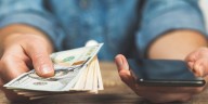 Desconcierto entre las billeteras virtuales por la postura del BCRA que les impide vender dólar oficial