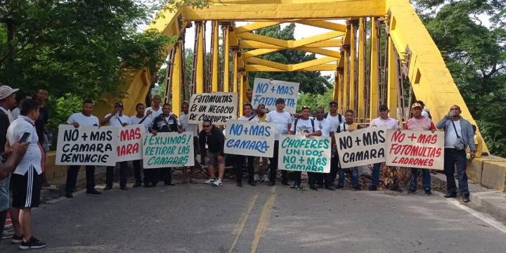 Transportadores levantan bloqueo tras acuerdos en mesa de diálogo realizada en Aracataca