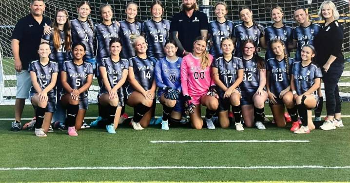 No. 1 Bees and red-hot Huskies set to clash with trip to state tournament on the line