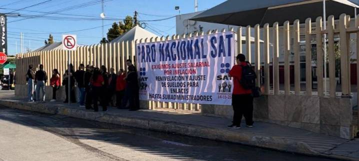 Empleados del SAT realizan paro por falta de ajuste salarial