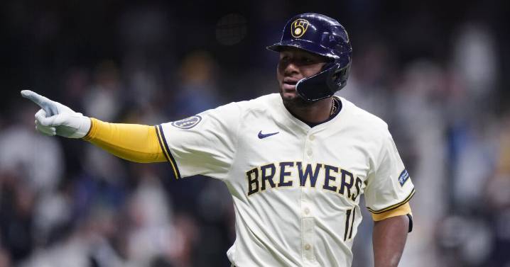 Brewers' Chourio back for NLDS Game 2