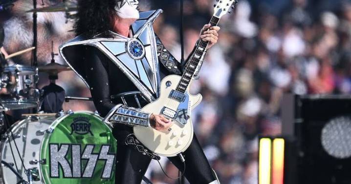 KISS founding member, guitarist Ace Frehley dead at 74