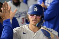 Deadspin | Mookie Betts' 4-hit night sends Dodgers past Reds, into NLDS
