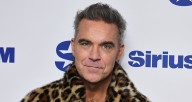 Robbie Williams Reveals Tourette Syndrome Diagnosis, Says His Tics are ‘Intrusive Thoughts’ | Robbie Williams 