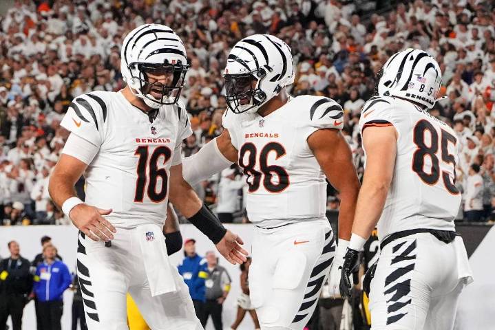 Bengals vs Steelers: Joe Flacco supera a Aaron Rodgers en cerrado juego de la Semana 7