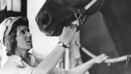 Trailblazing female jockey Diane Crump enters palliative care