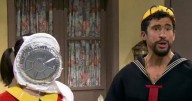 Bad Bunny causa furor en SNL al transformarse en “Quico” de “El Chavo del 8″