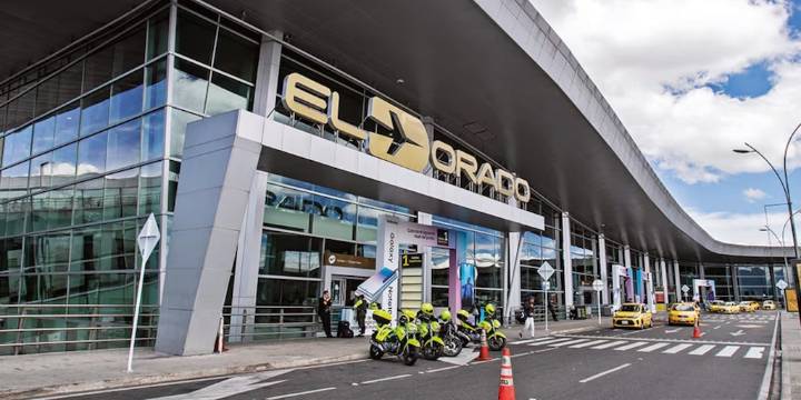 El aeropuerto El Dorado reanuda operaciones tras cierre temporal por baja visibilidad