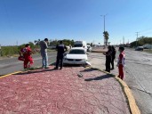 Movilización de Emergencia en Laguna Patos por Incidente con Volkswagen Jetta Blanco de Durango