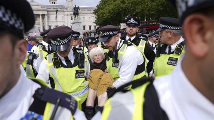 UK says it will restrict repeated protests after 500 arrests at pro