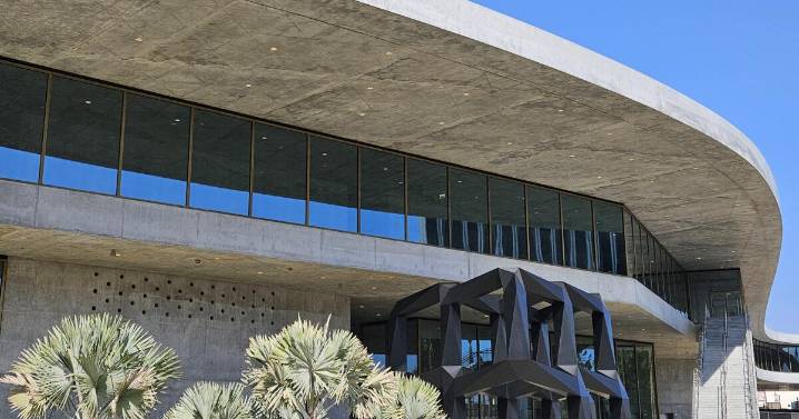 LACMA employees unionize as museum works to open $720
