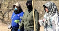 Arrestan a cinco personas relacionadas con 60 cuerpos descubiertos por madres buscadoras