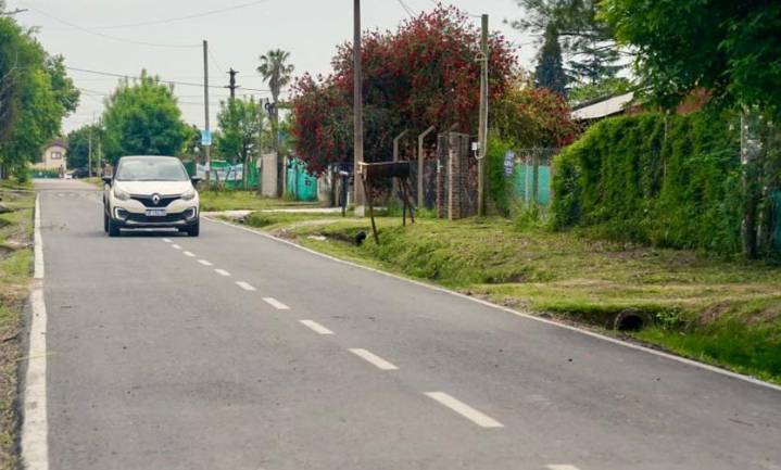 El Municipio continúa con las obras de nuevos asfaltos en las localidades de Pi
