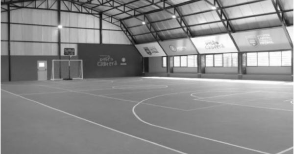 Murió el nene que estaba internado después de que se le cayera encima un arco