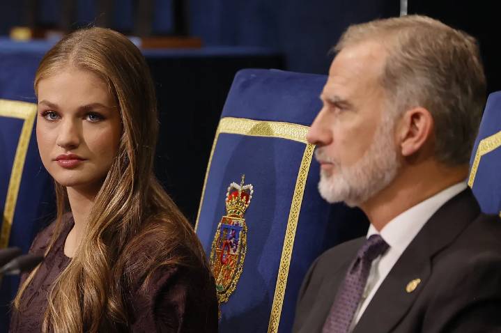 Leonor asume el protagonismo de los Princesa de Asturias y pide "salir de la trinchera" y atender "a los jóvenes que pelean para tener un hogar"