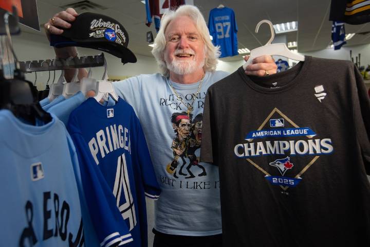 Tariff troubles nudge baseball fans in Windsor onto the Blue Jays bandwagon