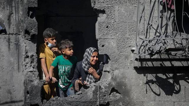 Ceasefire in Gaza under strain as Israeli strikes kill over 100 amid mutual accusations of violation