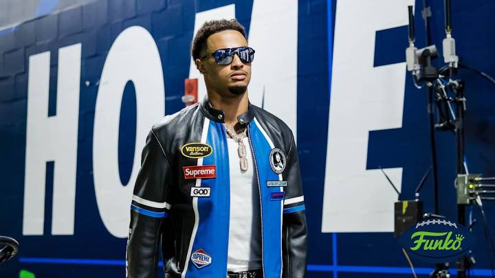 PHOTOS: Seahawks Arrive At Lumen Field For The Monday Night Football Matchup vs. Texans