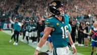 Lawrence’s wild touchdown run lifts Jaguars over Chiefs