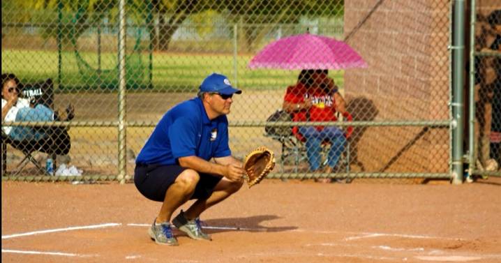 Sahuarita softball coach inducted into Pima County Sports Hall of Fame after 33 years