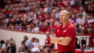 Paying bar tab part of Darian DeVries investment for Indiana basketball fan, student support