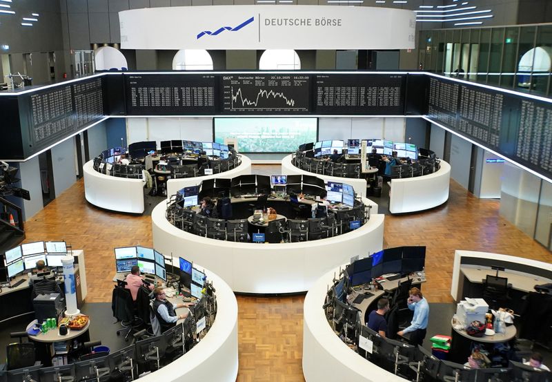 European shares tick higher on corporate earnings boost