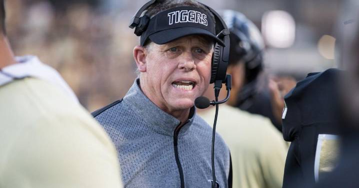 Broken Arrow's defense forces three interceptions in win over Norman North