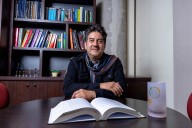 Del Desierto de Atacama al mundo: científico chileno es reconocido como uno de los académicos más citados a nivel global