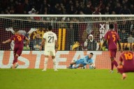 Roma misses penalty 3 times and loses 1-0 to Lille in Europa League