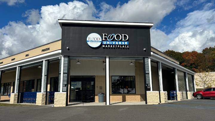 Residents of Waterbury’s North End welcome new international grocery store