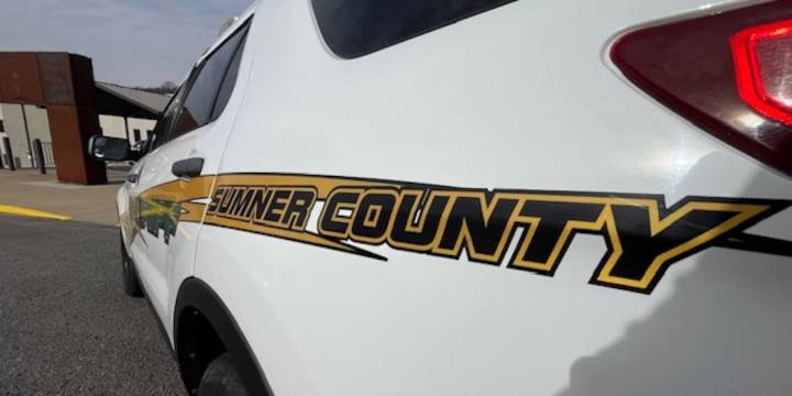Man arrested for hit-and-run, stealing equipment from Sumner County farm
