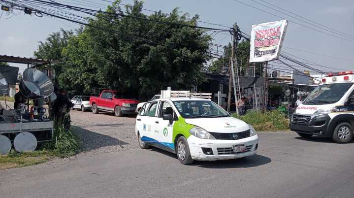 Matan a balazos a pasajero a bordo de taxi en Cuautla