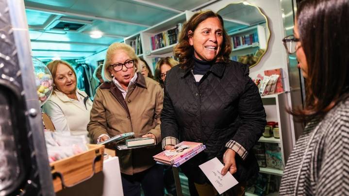 Mobile bookstores rolling through Long Island