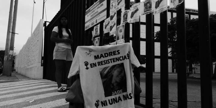 Madres buscadoras bloquean la entrada de la Fiscalía General de Chiapas, denuncian omisión y negligencia