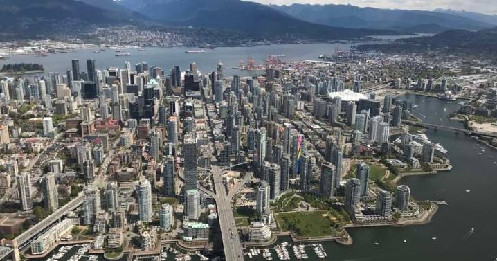 Vancouver stabbing: 3 injured in Yaletown, police say