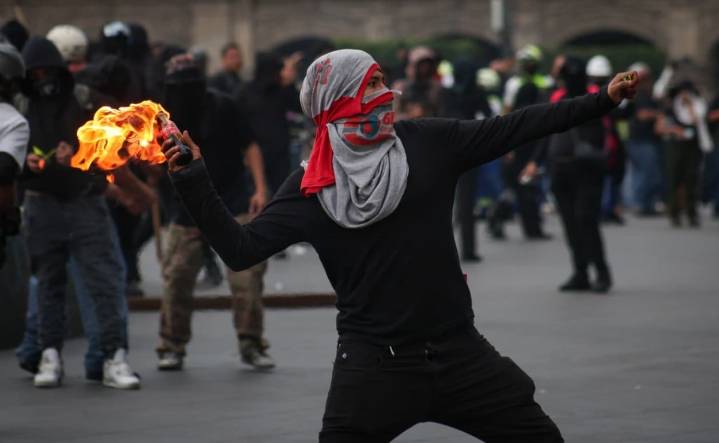 Se detectaron entre 3 y 4 grupos violentos del bloque negro en Marcha del 2 de octubre: Comisión de Derechos Humanos de CDMX