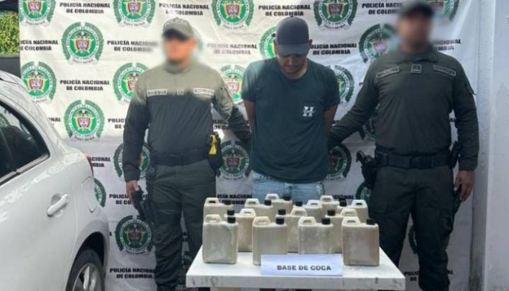 Lo agarraron con 14 kilos de base de coca en la vía Bucaramanga