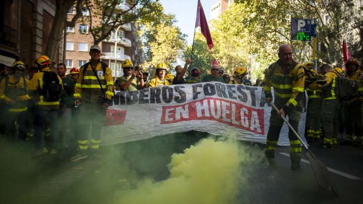 Miles de bomberos de toda España exigen "respeto" a su profesión y la aplicación "efectiva" de sus leyes básicas