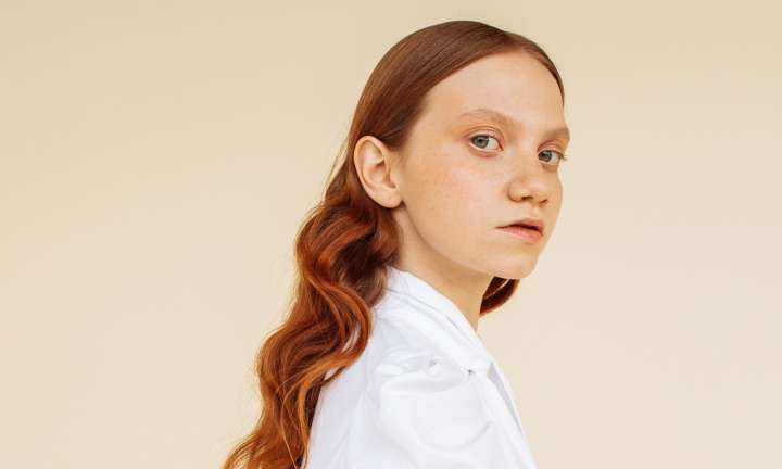The Surprising Tool This Stylist Uses To Get Glossy Curls & Waves