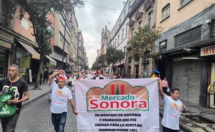 Representantes de Locatarios del Mercado de Sonora afirman que no han sido notificados oficialmente sobre orden para cambiar de giro mercantil