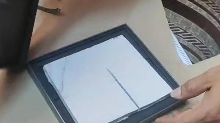 Bengaluru techie orders Rs 1.86 lakh phone online, gets tile instead