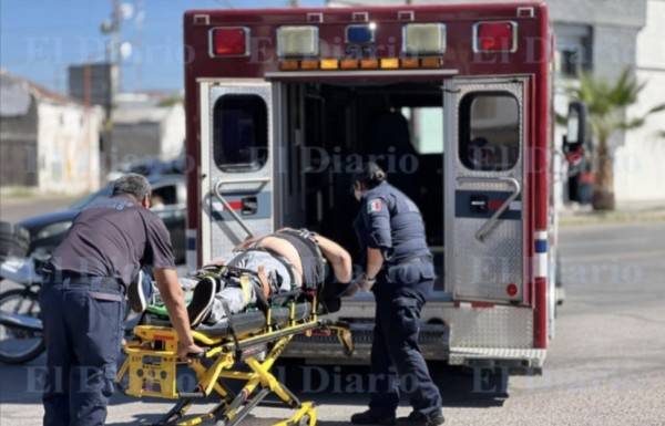 Motociclista resulta lesionado tras choque con automóvil