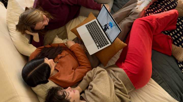 The latest Apple MacBook Air drops back to its record