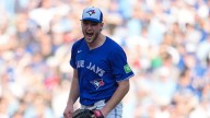 Azulejos de Toronto aplastó a los Yanquis y colocó la serie...