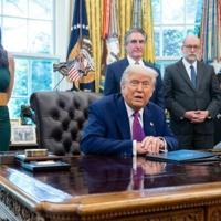 Trump ramps up pressure on Democrats over US government shutdown