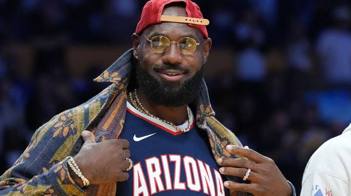 Bryce James will love LeBron’s courtside fit during Lakers game