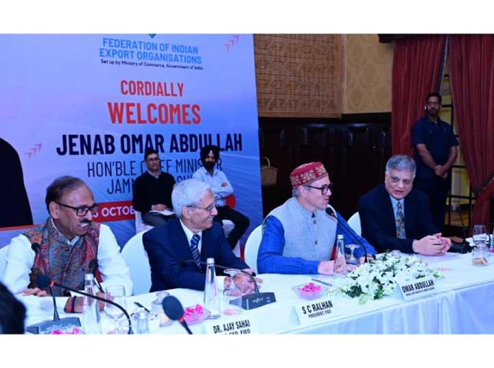 CM stresses on attracting investment, strengthening manufacturing base in J&K